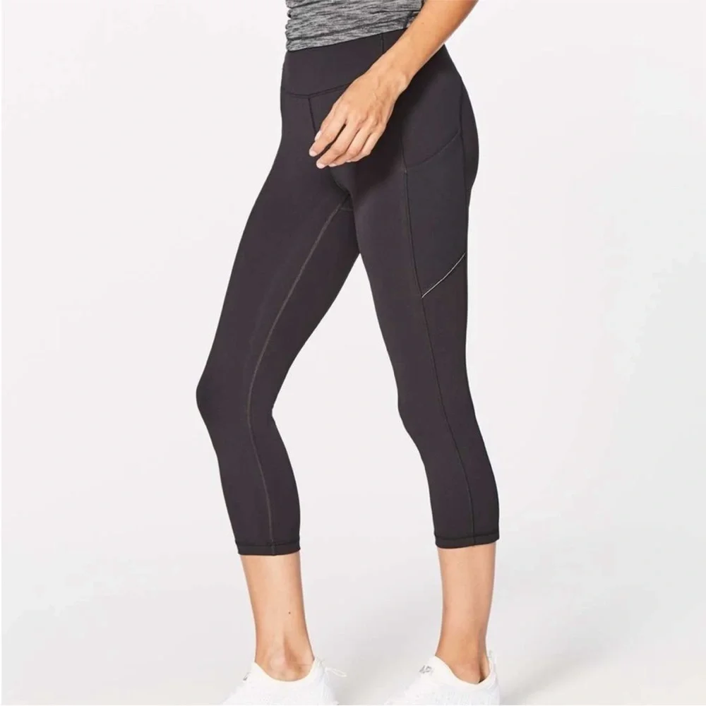 Lululemon Speed Crop 21” Legging Size 2